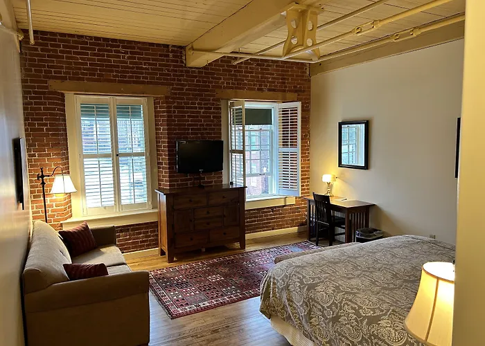 Luxury Hotels in Weirs Beach