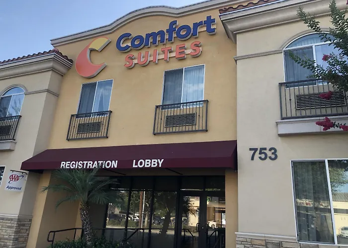 La Puente Hotels