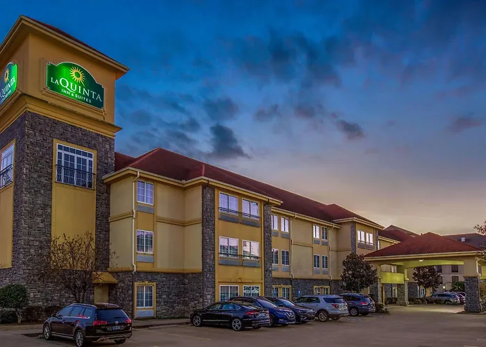 La Quinta By Wyndham Conway Hotel