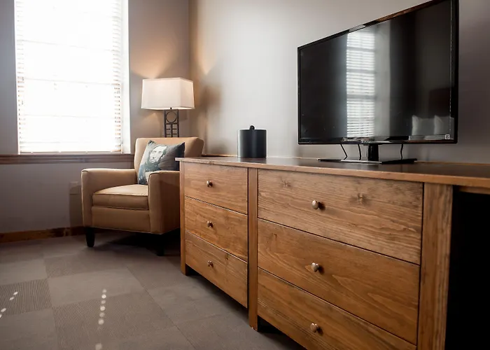 Lancaster City Center Hotels