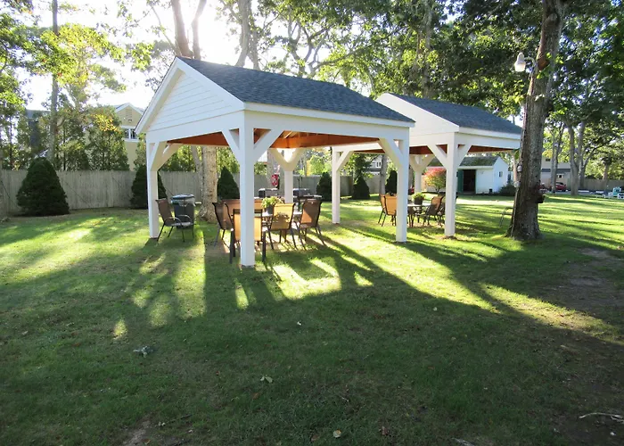 Falmouth Heights Motor Lodge