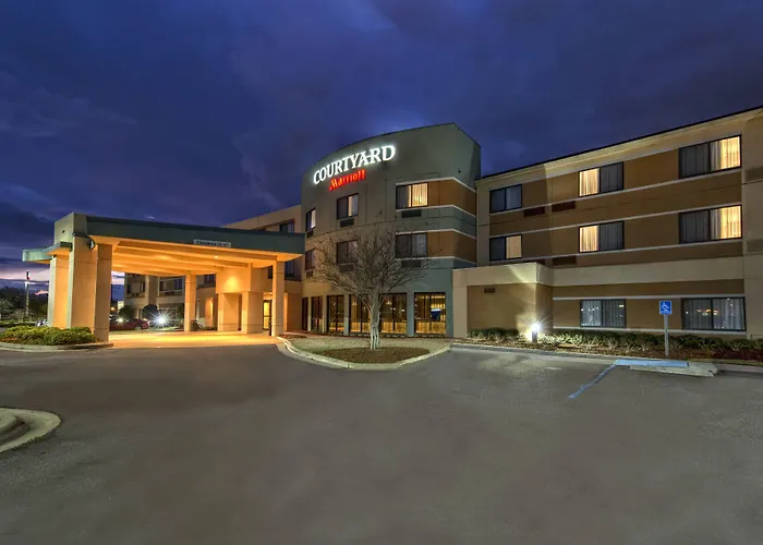 Courtyard By Marriott Alexandria Hotel