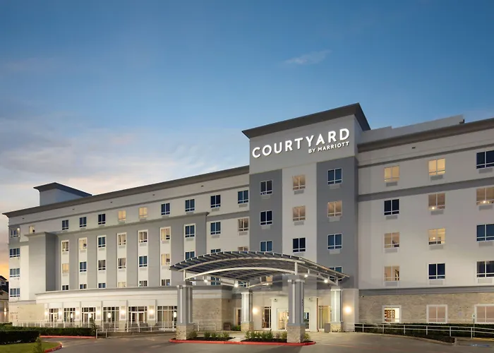 Courtyard By Marriott Houston Kemah Hotel