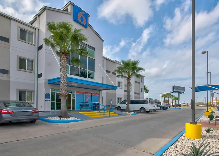 Eagle Pass Hotels