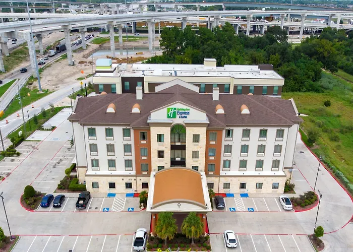 Holiday Inn Express & Suites Houston South - Near Pearland By Ihg