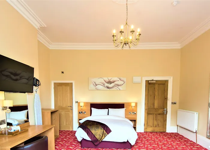 Huddersfield City Center Hotels