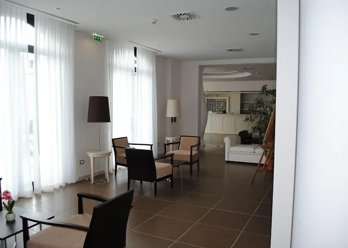 Hotel Fini