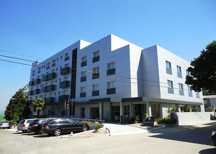 Hotel Feira Pedra Bela