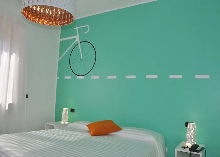 Lo Scoiattolo Piedmont Bike Hotel Pralormo