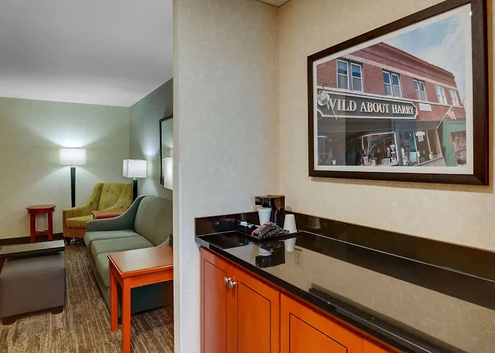 Blue Springs Hotels