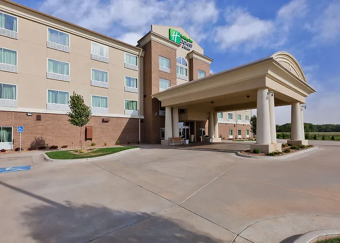 Holiday Inn Express Hotel & Suites Salina By Ihg
