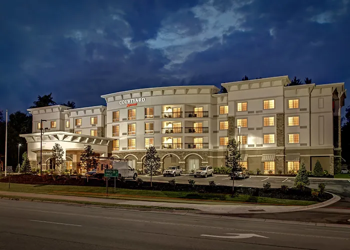 Courtyard By Marriott Boone Hotel