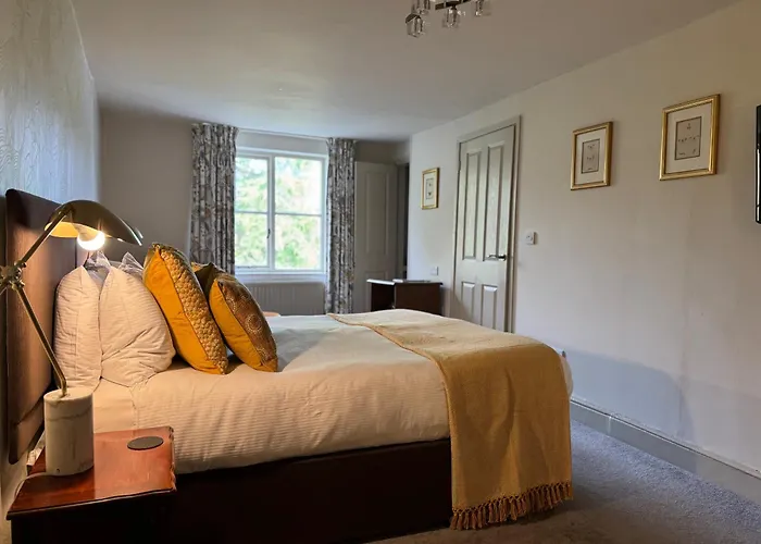 Lampeter Hotels