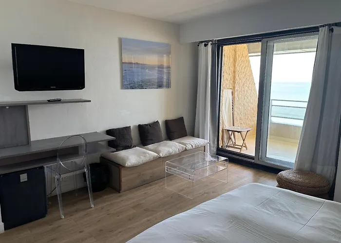 Carlina Lodge Biarriz