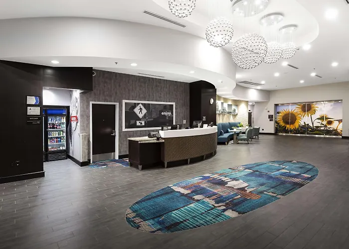 Hampton Inn & Suites - Raleigh Downtown