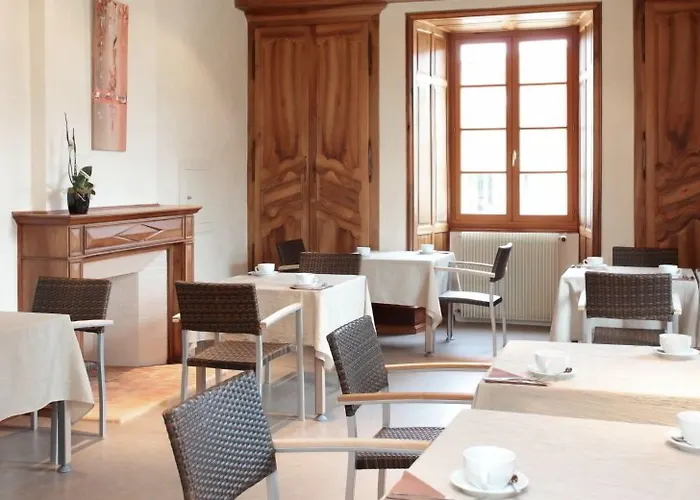 Hôtel&Restaurant - Le Manoir des Cèdres - piscine chauffée et climatisation