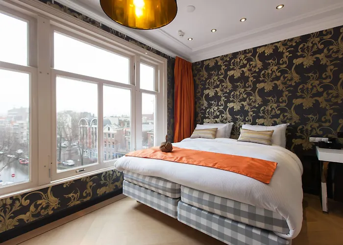Amsterdam Canal Hotel