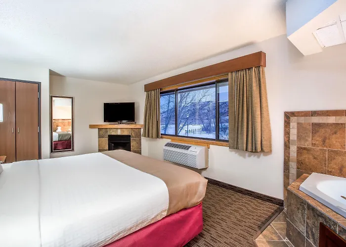 Medora Hotels