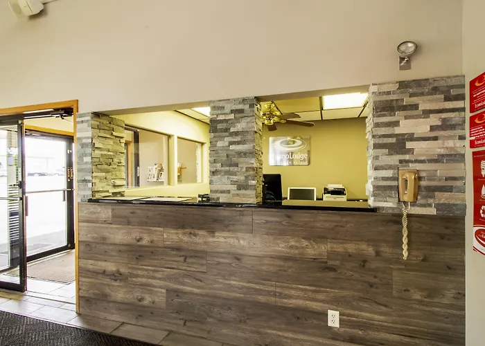 Econo Lodge Watertown