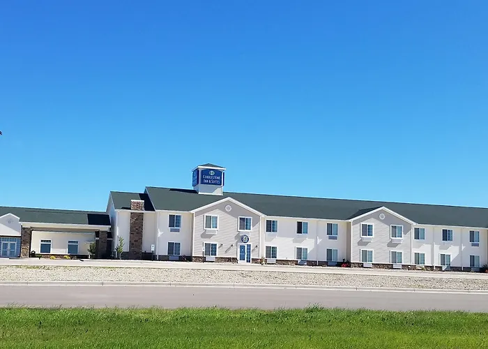 Bottineau Hotels