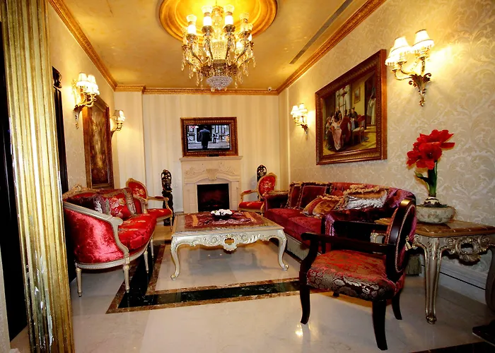 Q Hotel