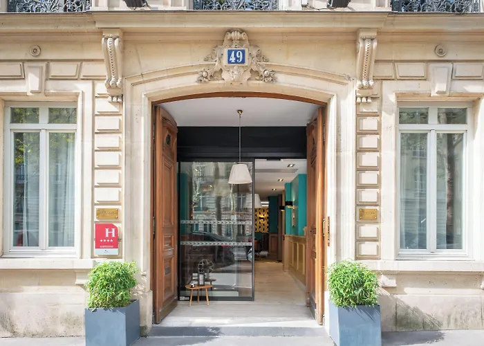 Hotel Helzear Champs-Elysees By Esteem Parijs
