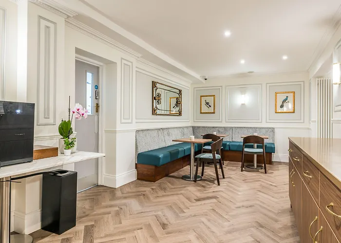 Princes Square Hotel London