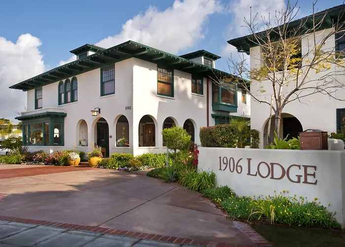 1906 Lodge Coronado