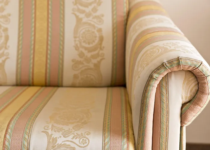 Schloss Plars wine&suites Algund