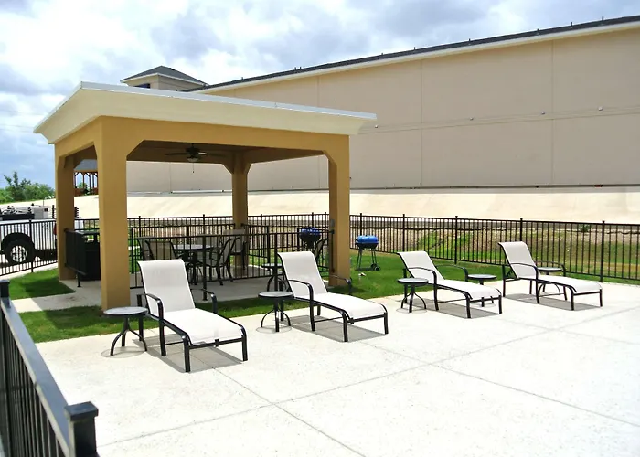 Carrizo Springs Hotels