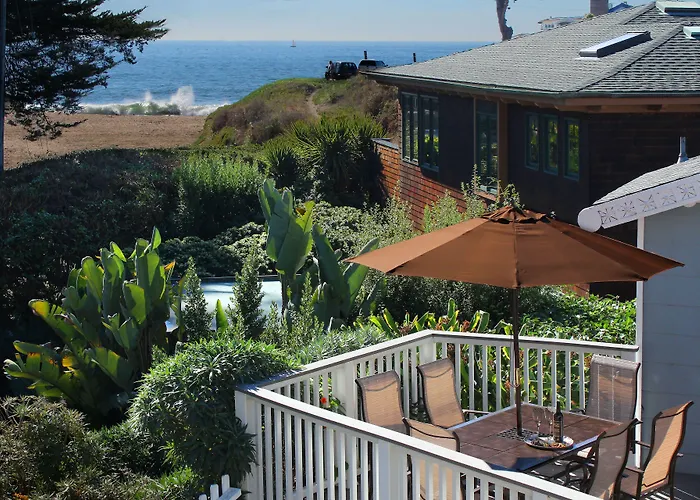 Ocean Echo Inn & Beach Cottages