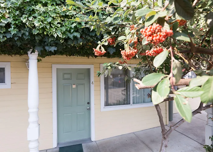 Creekside Inn Downtown Cambria