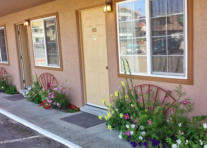 Uptown Inn