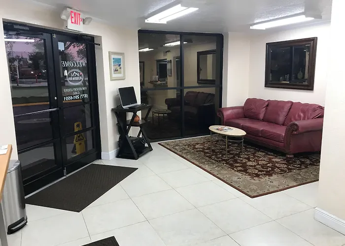 At Home Inn - Fort Pierce