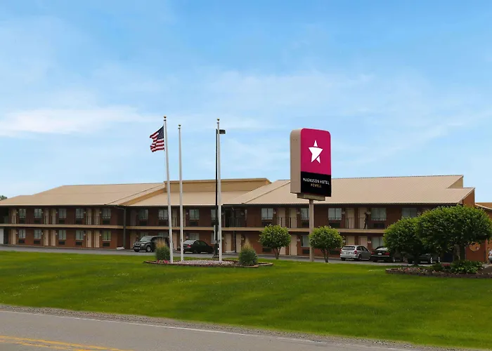 Magnuson Hotel Howell/Brighton