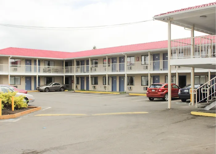 Days Inn By Wyndham Lakewood South Tacoma