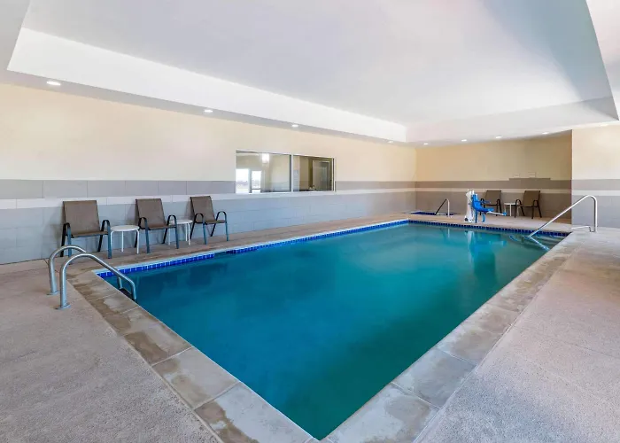 La Quinta By Wyndham Artesia Hotel