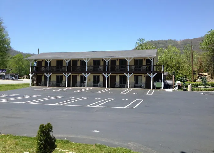 Travelowes Motel - Maggie Valley