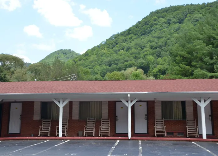Travelowes Motel - Maggie Valley