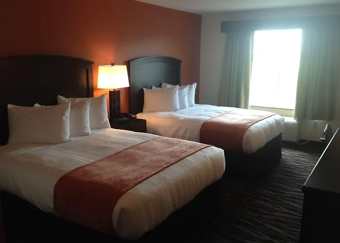 Waupun Hotels