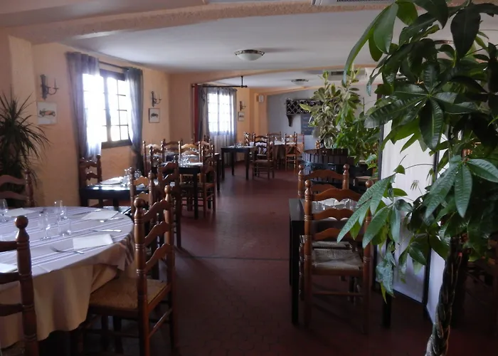 Capendu Hotels
