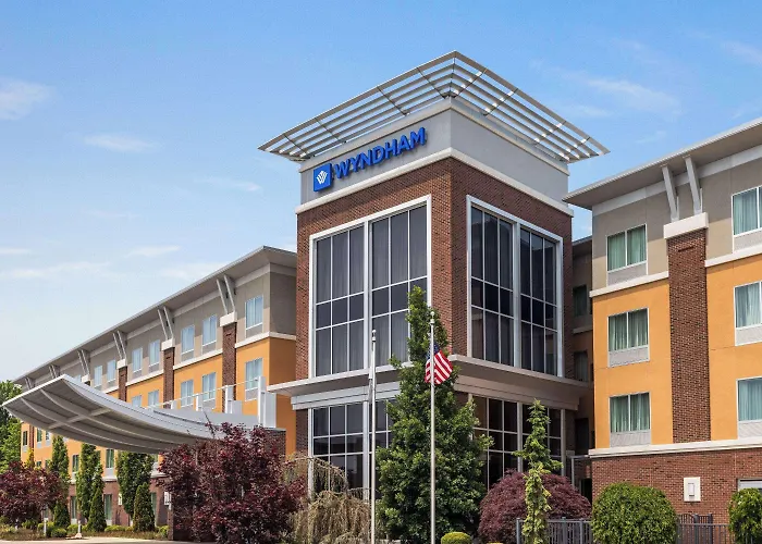 Wyndham Avon Hotel