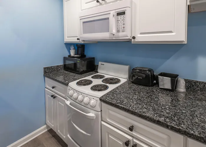 Commander Beach House Hotel Ocean City