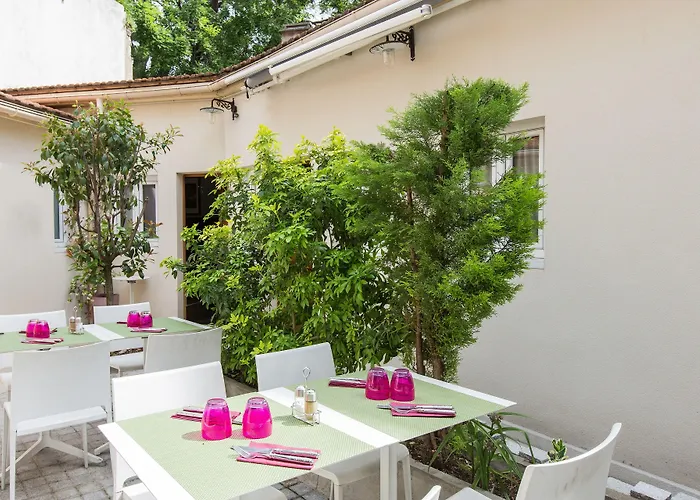 Hotel Le Figuier à Ivry-sur-Seine