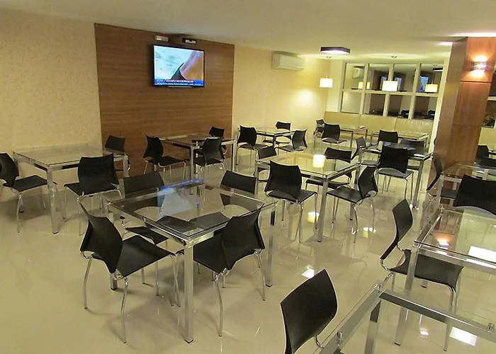 Hotel Master Governador Valadares