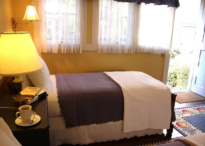 The Oak Bluffs Inn