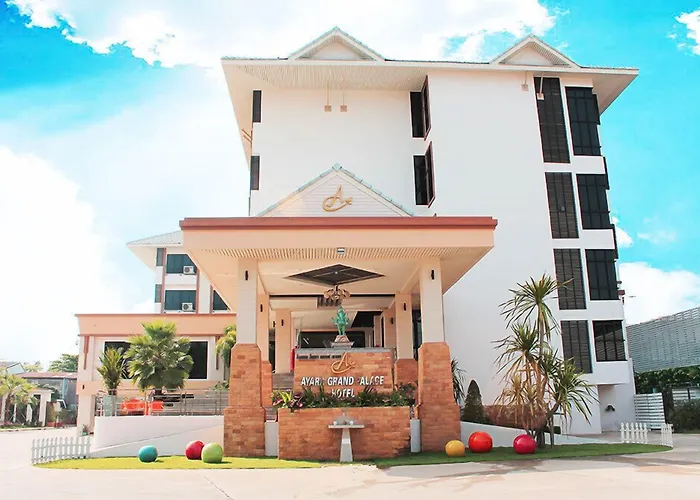 Ayara Grand Palace Hotel