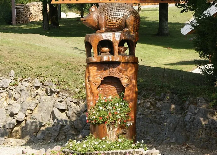 Hôtels à La Chaux-du-Dombief