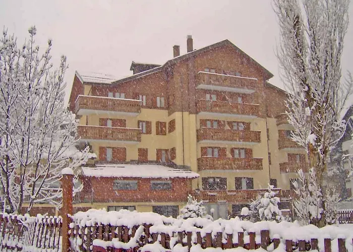 Hotel Bucaneve