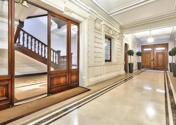 Hotel 33 Marbeuf Parigi